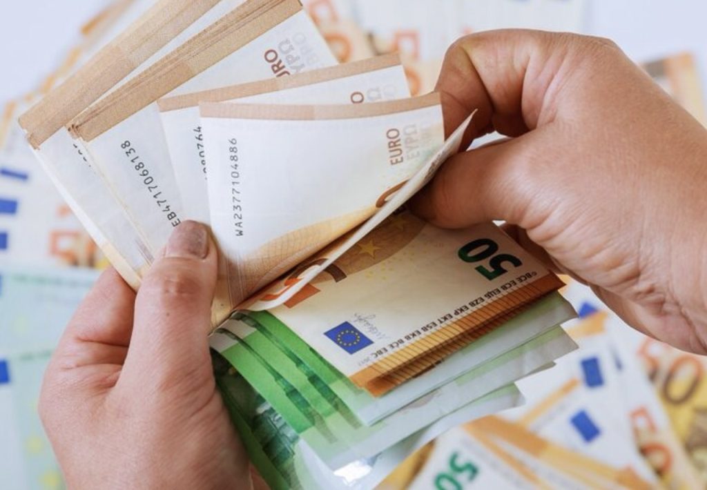 dinero de prestamo por coche en malaga
